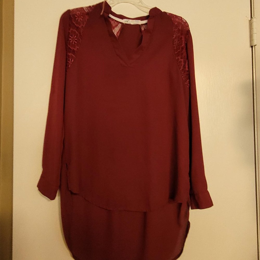 Jolt Lace shoulder top, Midi length, maroon, size M